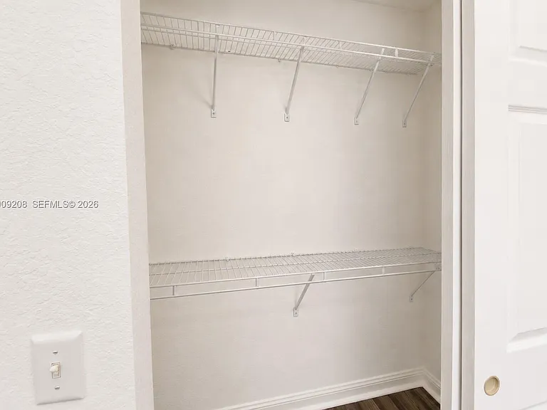 1002 Belmont Ln #1002 — Photo 12