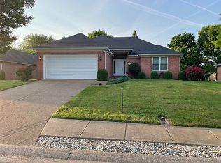 10666 Brookside Dr, Newburgh, IN 47630