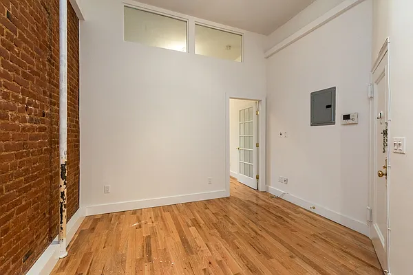 Rented by Nooklyn NYC LLC | media 41