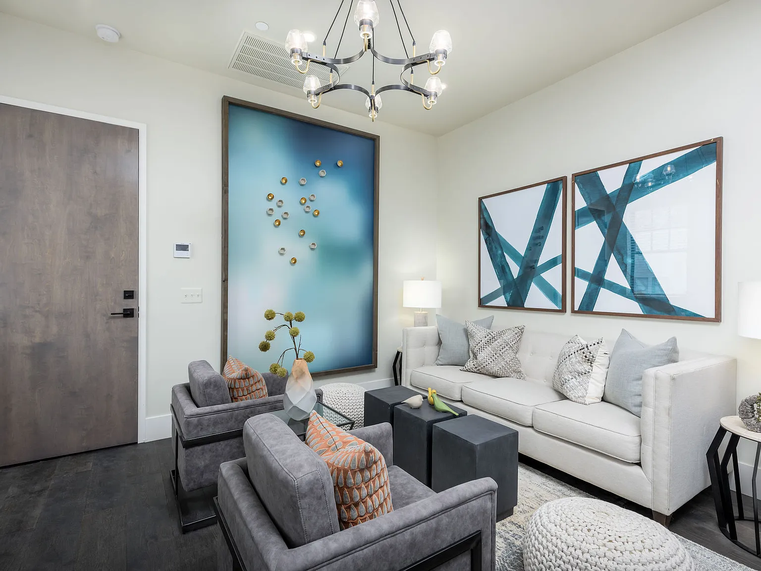 2 bed, 873 sqft, $3,335 — Photo 3