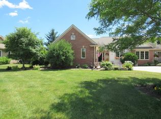 N20W26499 Shooting Star Rd, Pewaukee, WI 53072