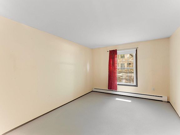 3rd image of 4512 Cedar Lake Rd S APT 3