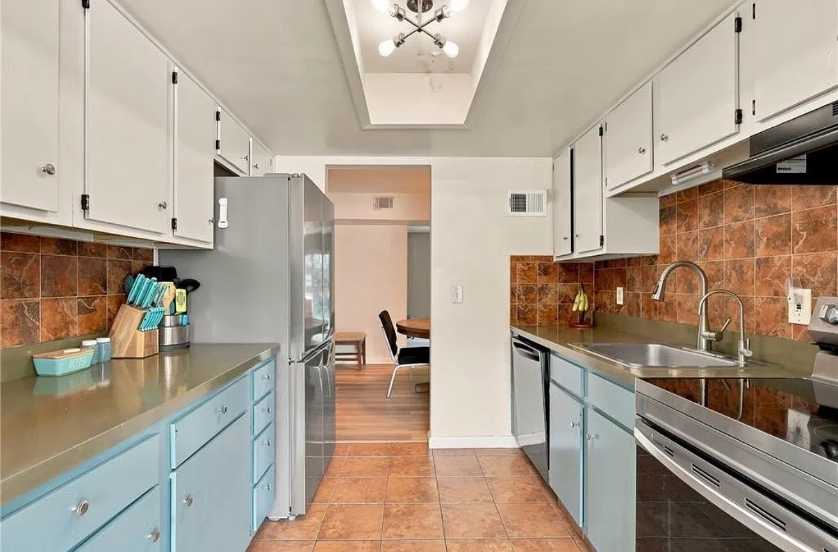 3 bed, 1520 sqft, $2,500 — Photo 3
