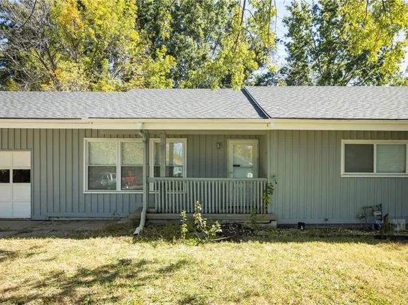 601 Cimmarron Trl, Belton, MO 64012