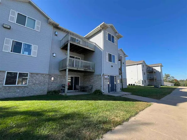 567 N 4th St, West Branch, IA 52358