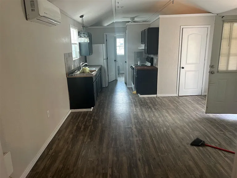 174 Jaycrest — Photo 4