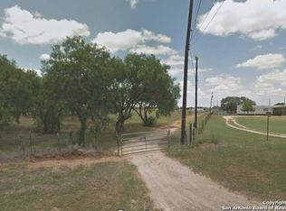 15575 Kilowatt Rd, Elmendorf, TX 78112
