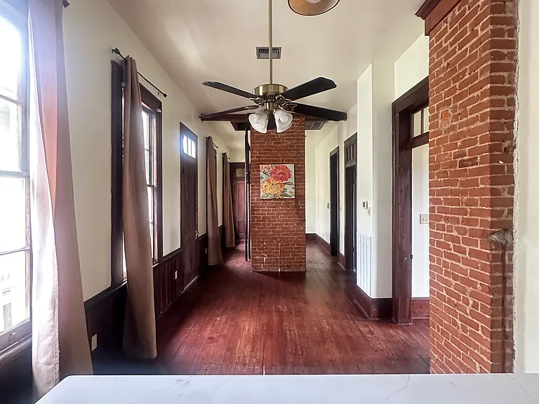 1318 Camp St — Photo 13