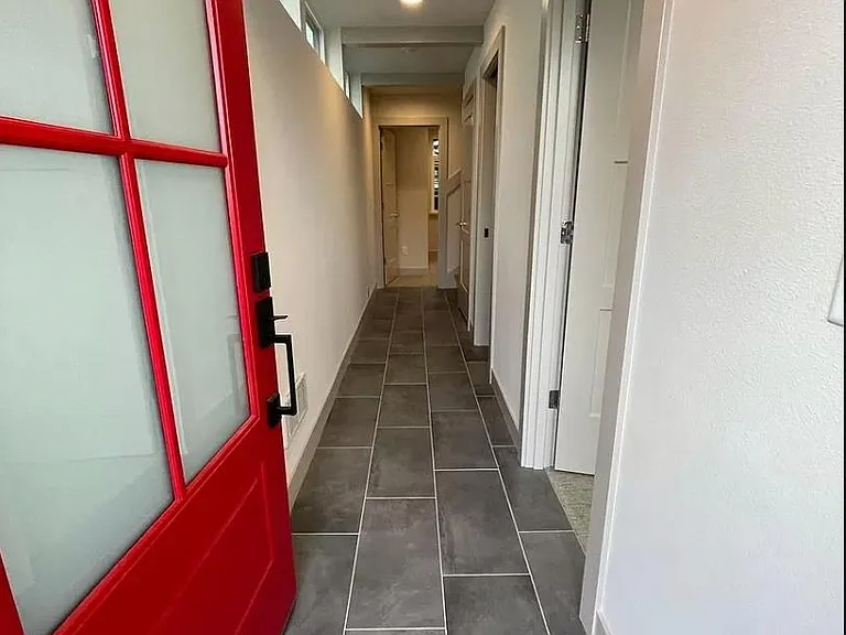 5030 Sand Point Pl NE #C — Photo 2