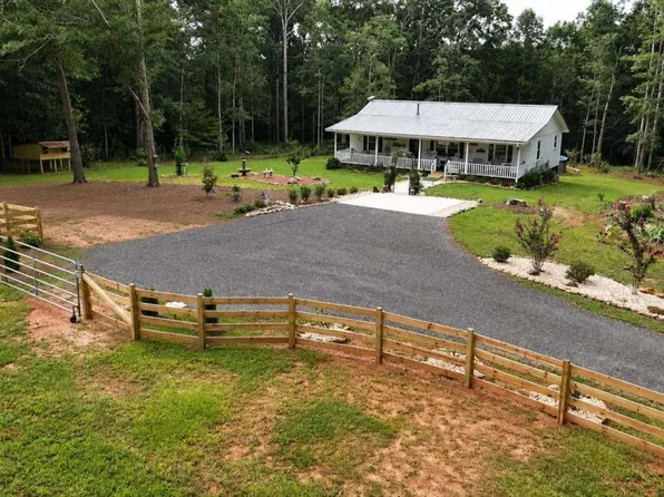 2014 Athens Rd, Royston, GA 30662