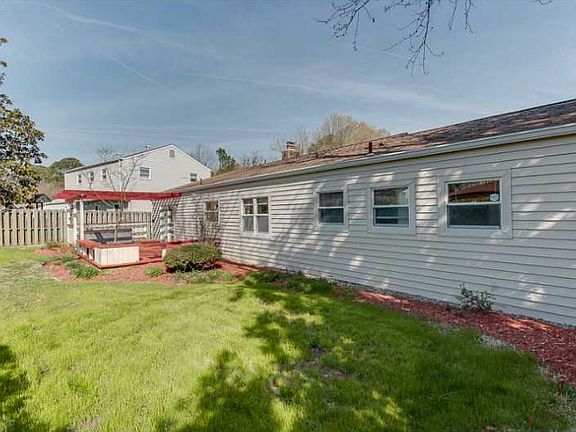 3rd image of 3801 Windsor Woods Blvd