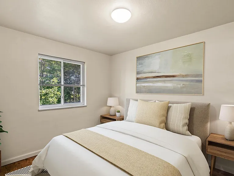 Westport Edge Apartments — Photo 36