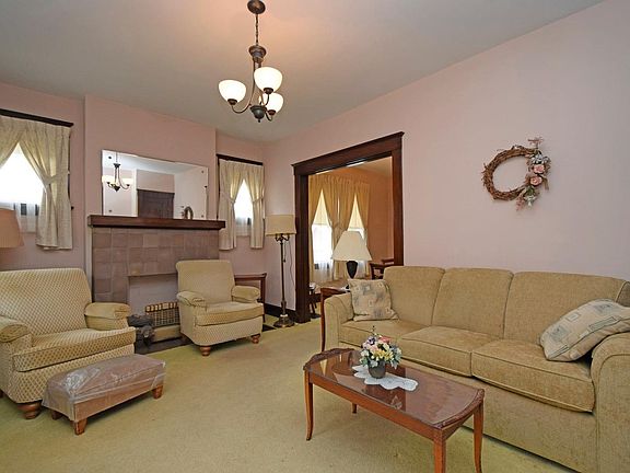 5th image of 3918 Glenmore Ave