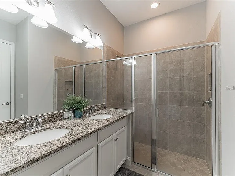 490 Captiva Dr — Photo 13