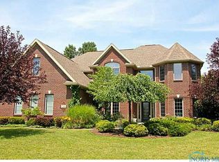 7760 Honeysuckle Ln, Maumee, OH