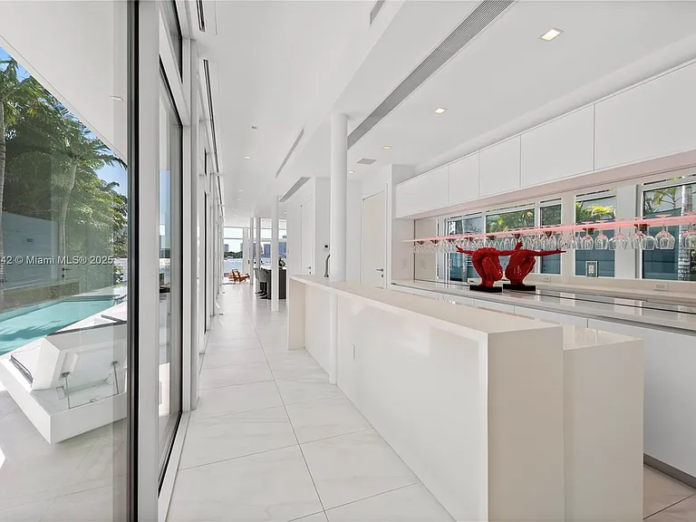 440 S Hibiscus Dr — Photo 7