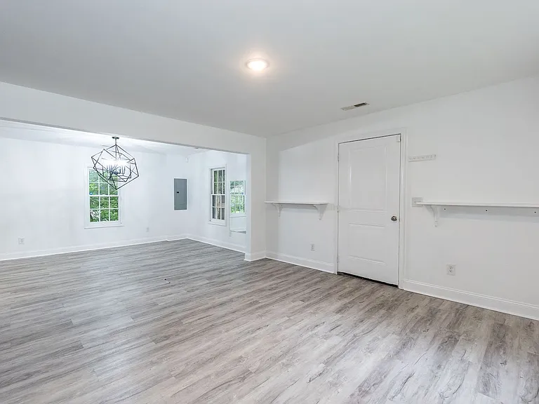 206 Temple Ave — Photo 6