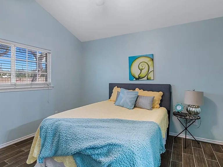 102 Pecan Harbor St — Photo 14