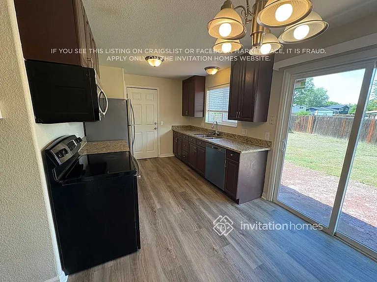 10885 Grange Creek Dr — Photo 6