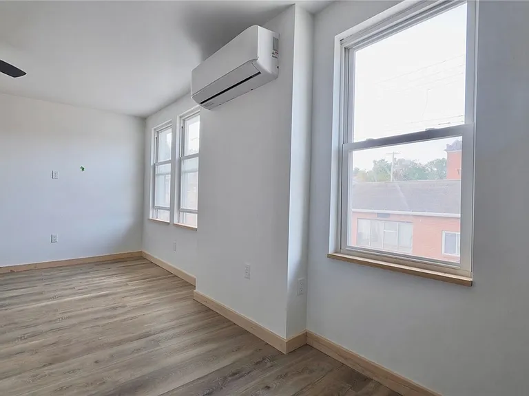 401 Brinton Ave — Photo 12