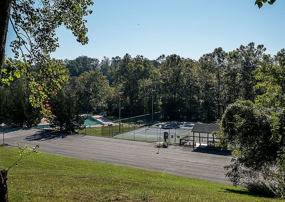 2nd image of 3455 Merrimac Rd