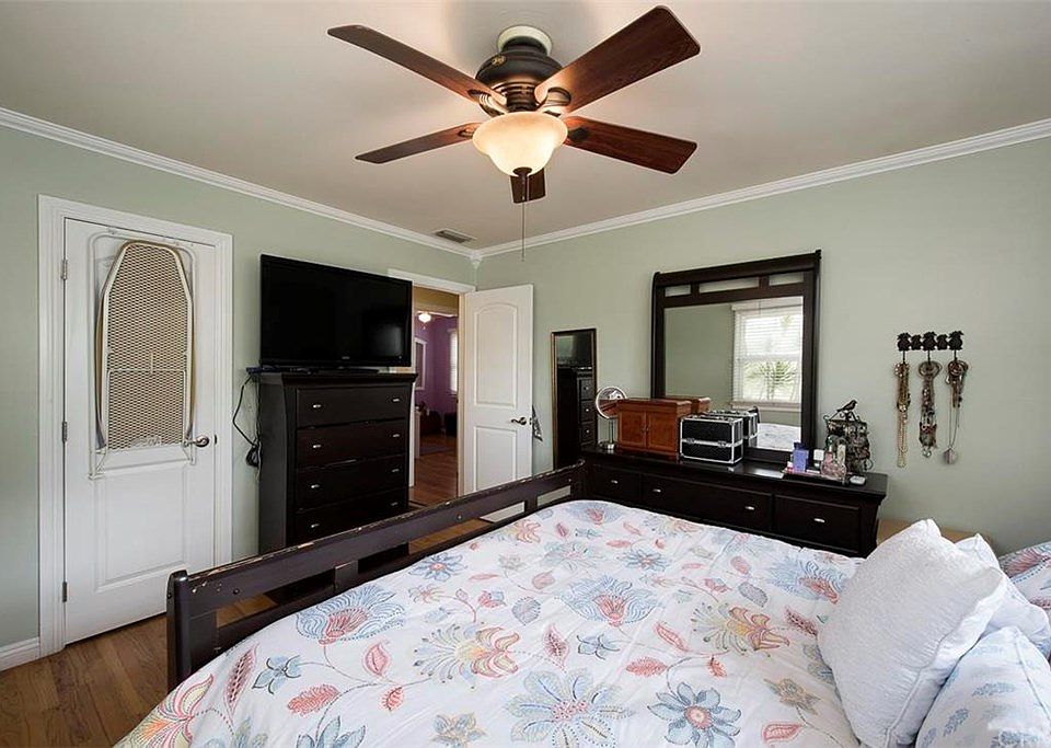 1st image of 813 Nutwood Ave