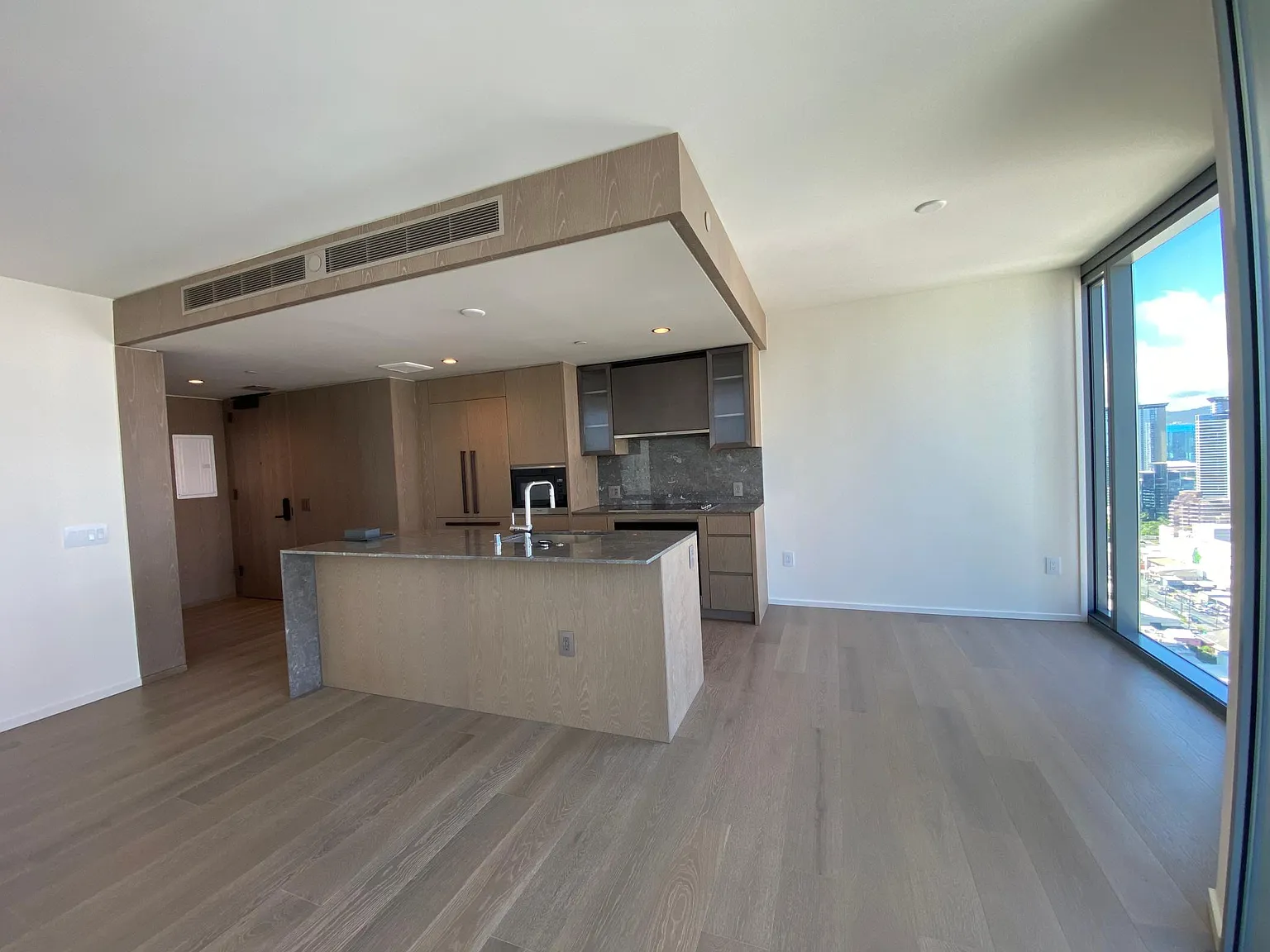 1000 Auahi St — Photo 2