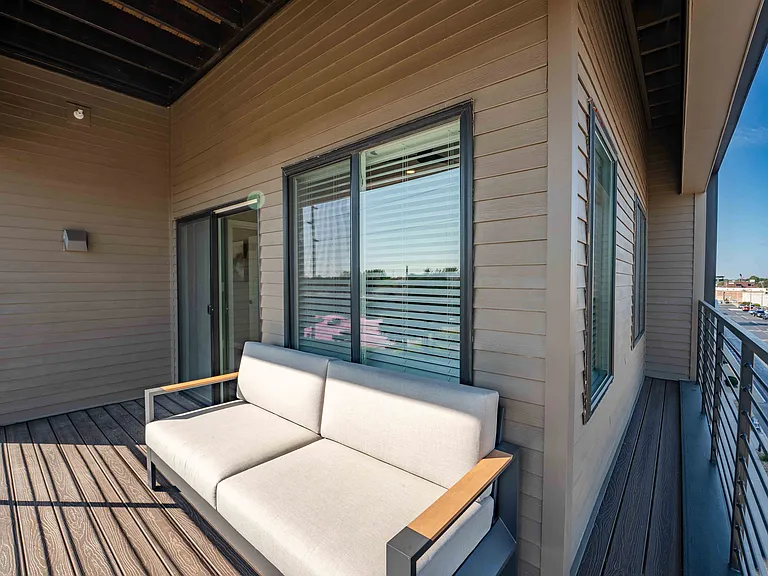 Wrap-Around Corner Balcony Wrap-Around Corner Balcony