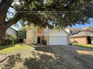2837 Briar Hill Dr, Grand Prairie, TX 75052