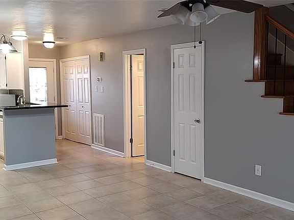 5th image of 2030 Plantation Dr APT C4