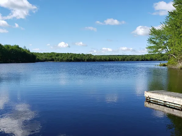 183 Watawga Way E, Gouldsboro, PA 18424