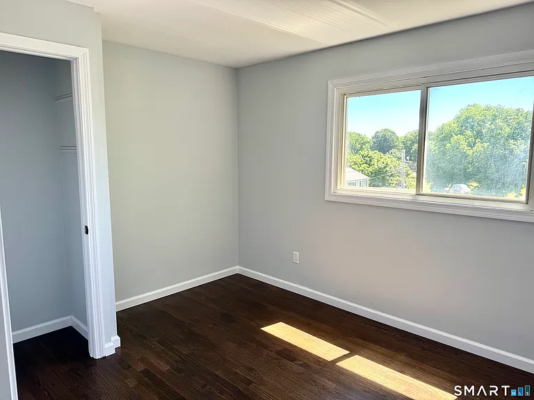 64 Velvet St — Photo 5