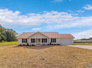 33 Carrington Ln, Albertville, AL 35950