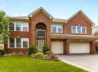 2261 Janice Ln, Bolingbrook, IL 60490