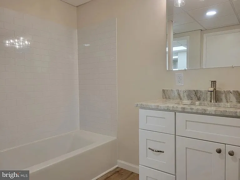 317 S 4th St — Photo 18