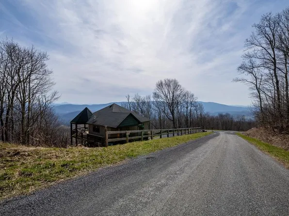 178 Holiday Ln, Whitetop, VA 24292