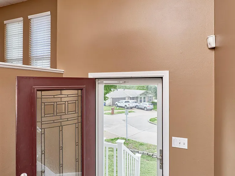 6001 La Chateau Ct — Photo 3