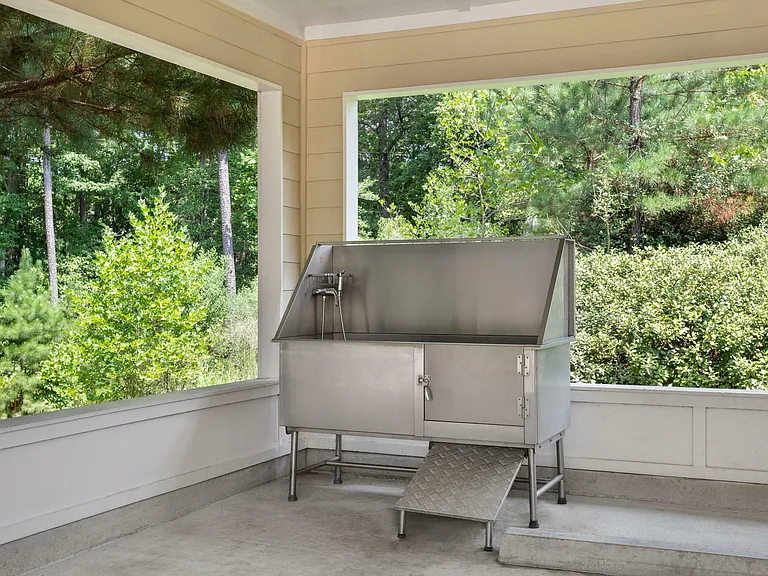 Founders Village - Pet Washing Station