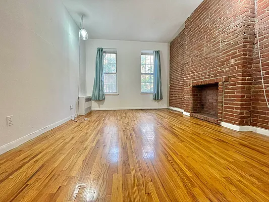 Rented by CitySites Real Estate Group | media 7