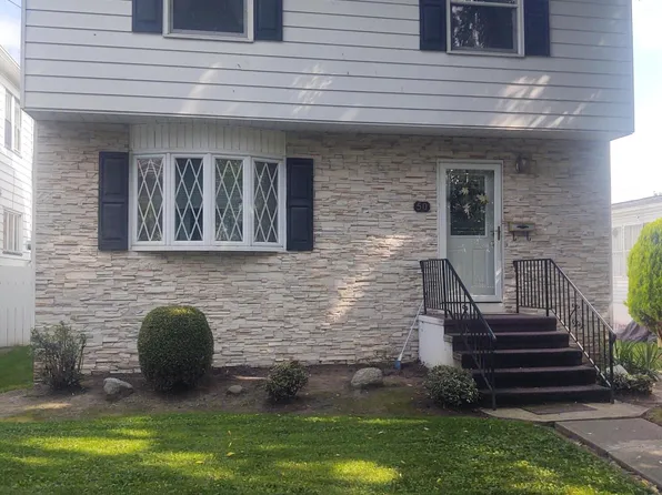 50 S Goodwin Ave, Kingston, PA 18704