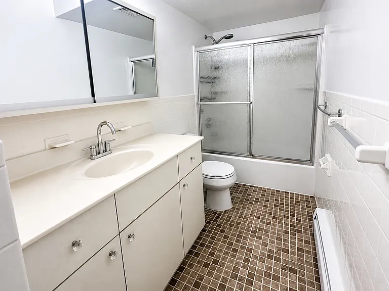 61-26 164th St #2A — Photo 7