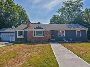 3 Cheshire Dr, Barrington, RI 02806