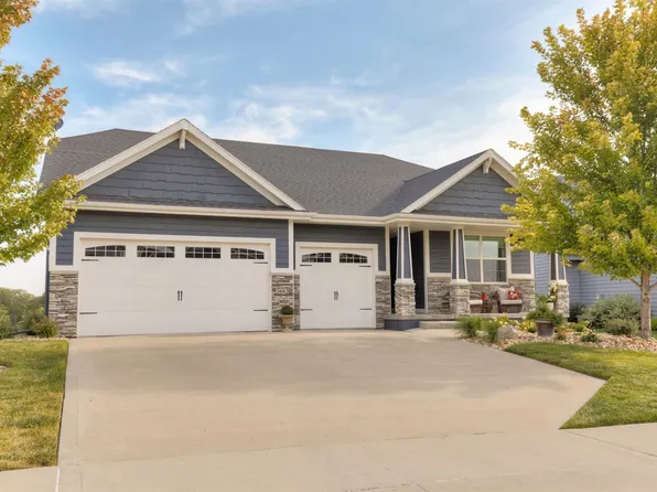 3663 NW 165th St, Clive, IA 50325