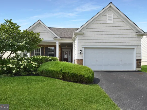 422 Hallman Ct, Downingtown, PA 19335