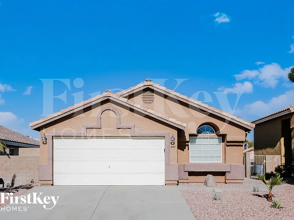 890 E Prairie Grass Dr