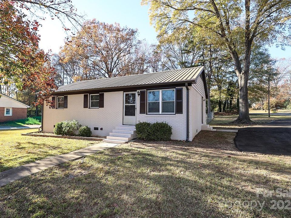 1st image of 300 Grover Moore Pl