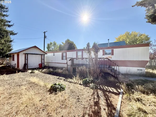 715 S Bridge St, Prairie City, OR 97869