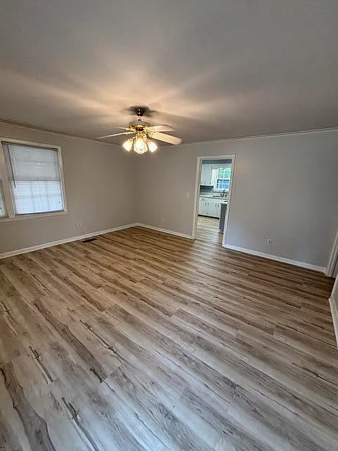 3 bed, 1.5 bath, 1236 sqft, $1,300 — Photo 4
