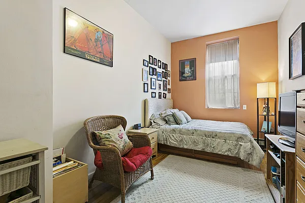 Sold by Compass | media 10