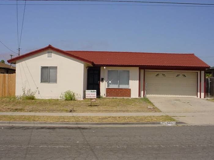 1st image of 565 Elaine Ave